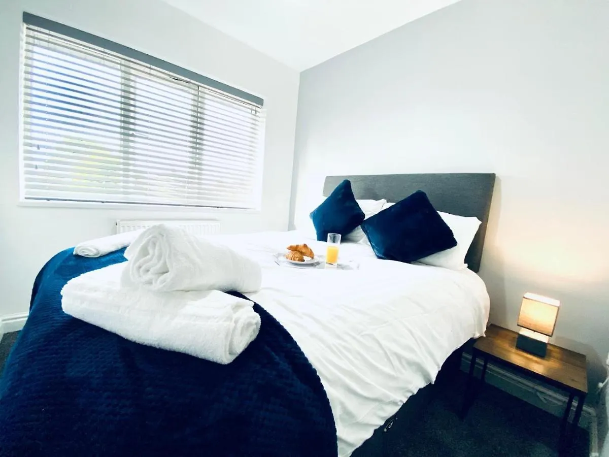 Hu-Thirteen Apt Two- Sleeps 4 Apartment Hessle 0*,  United Kingdom
