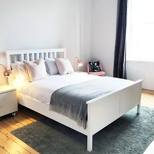 Stylish Centre - D Terrace Apartment Edinburgh