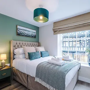 New! 4 X Stunning Centre In By 53 Degrees Property, Ideal For Individuals, Couples Or Business Groups! Apartment Chester